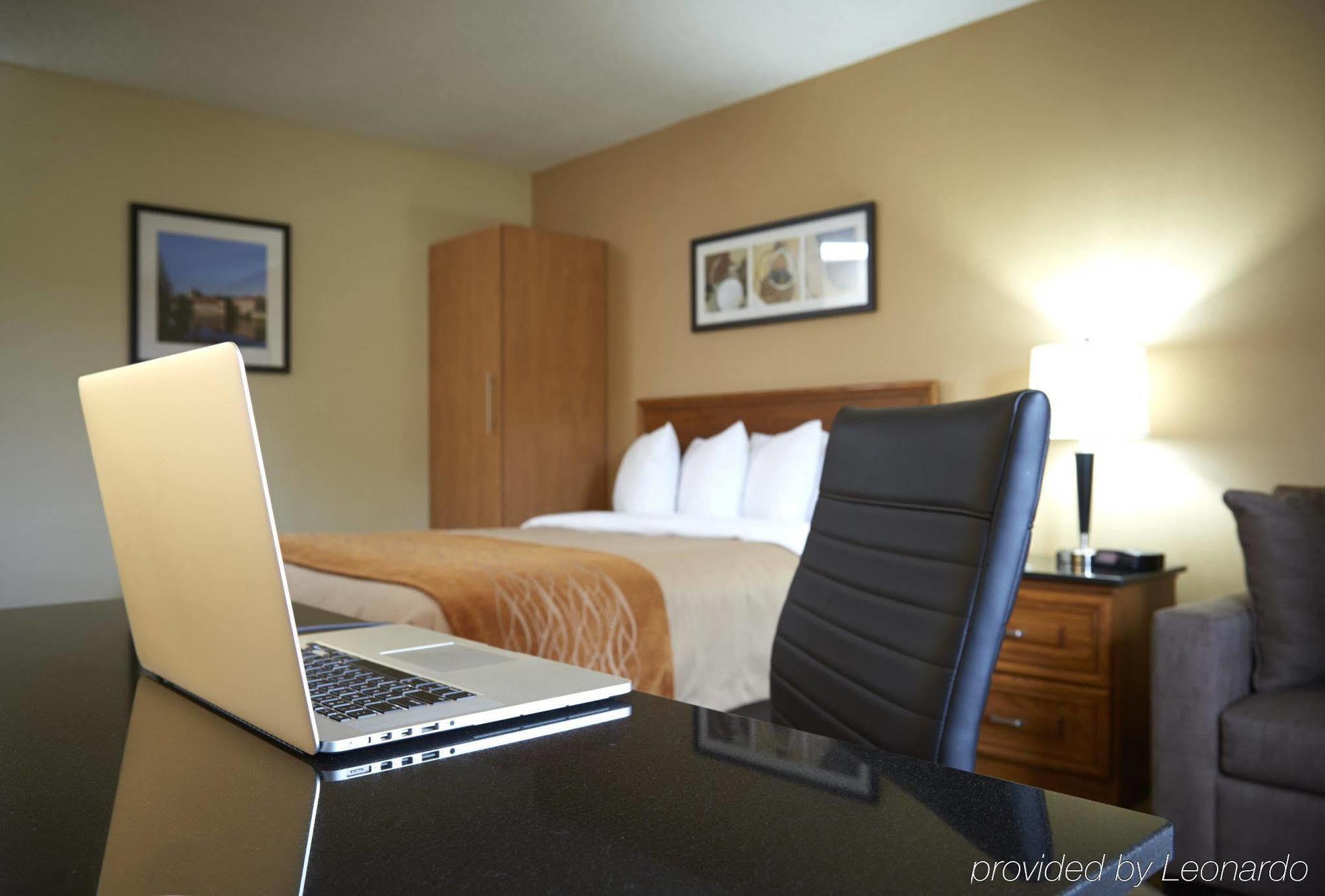 Comfort Inn Sherbrooke Exterior foto